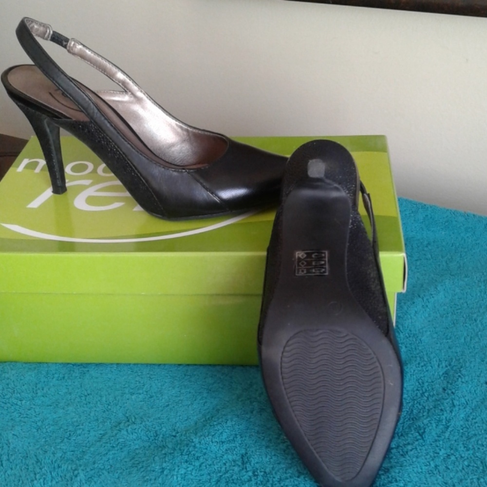 Shoes - Picture 3 of 3